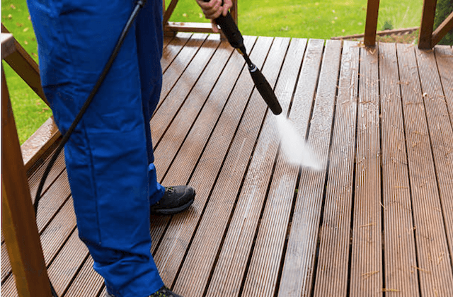 knoxville deck cleaning